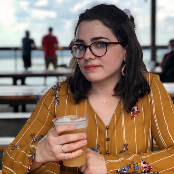 Meet your Posher, Jenna - Picture 1 of 3